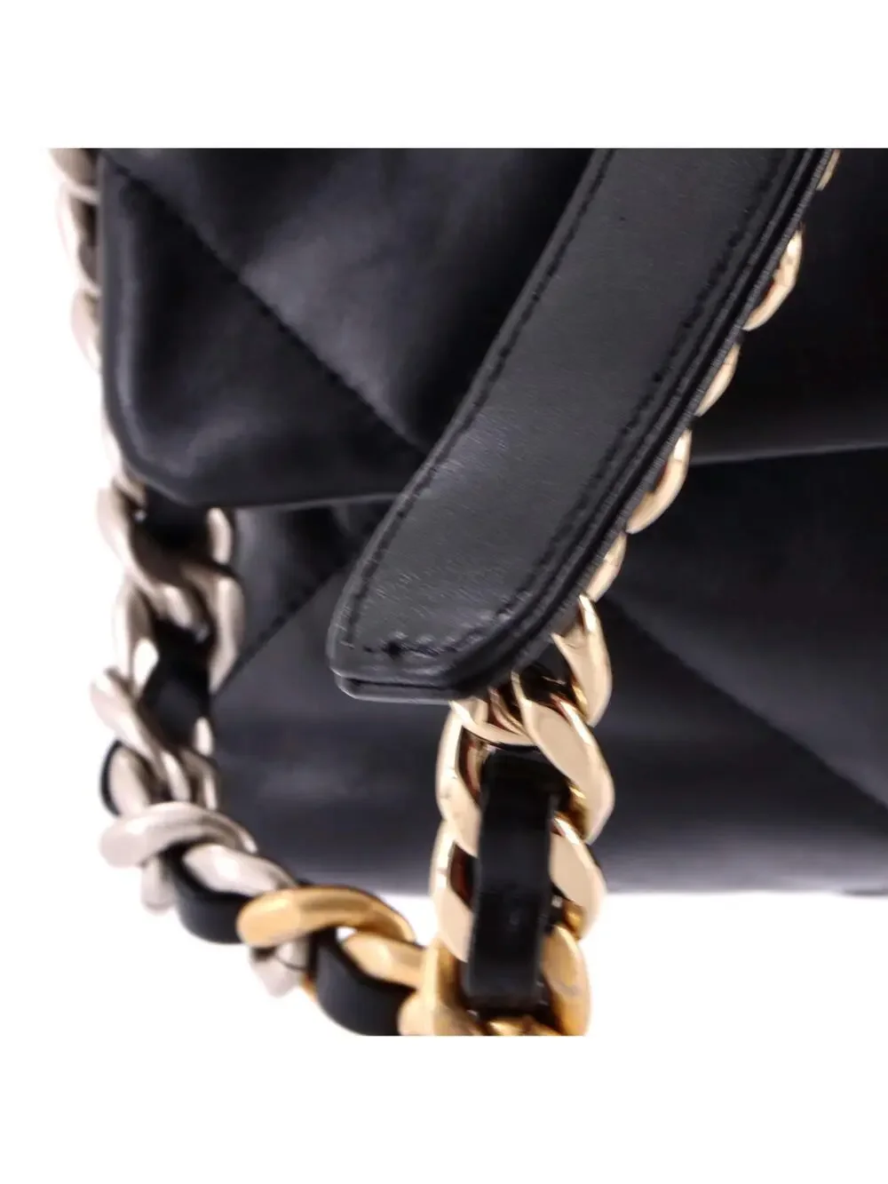 Chanel 19 Flap Bag Quilted Shiny #284833C45B